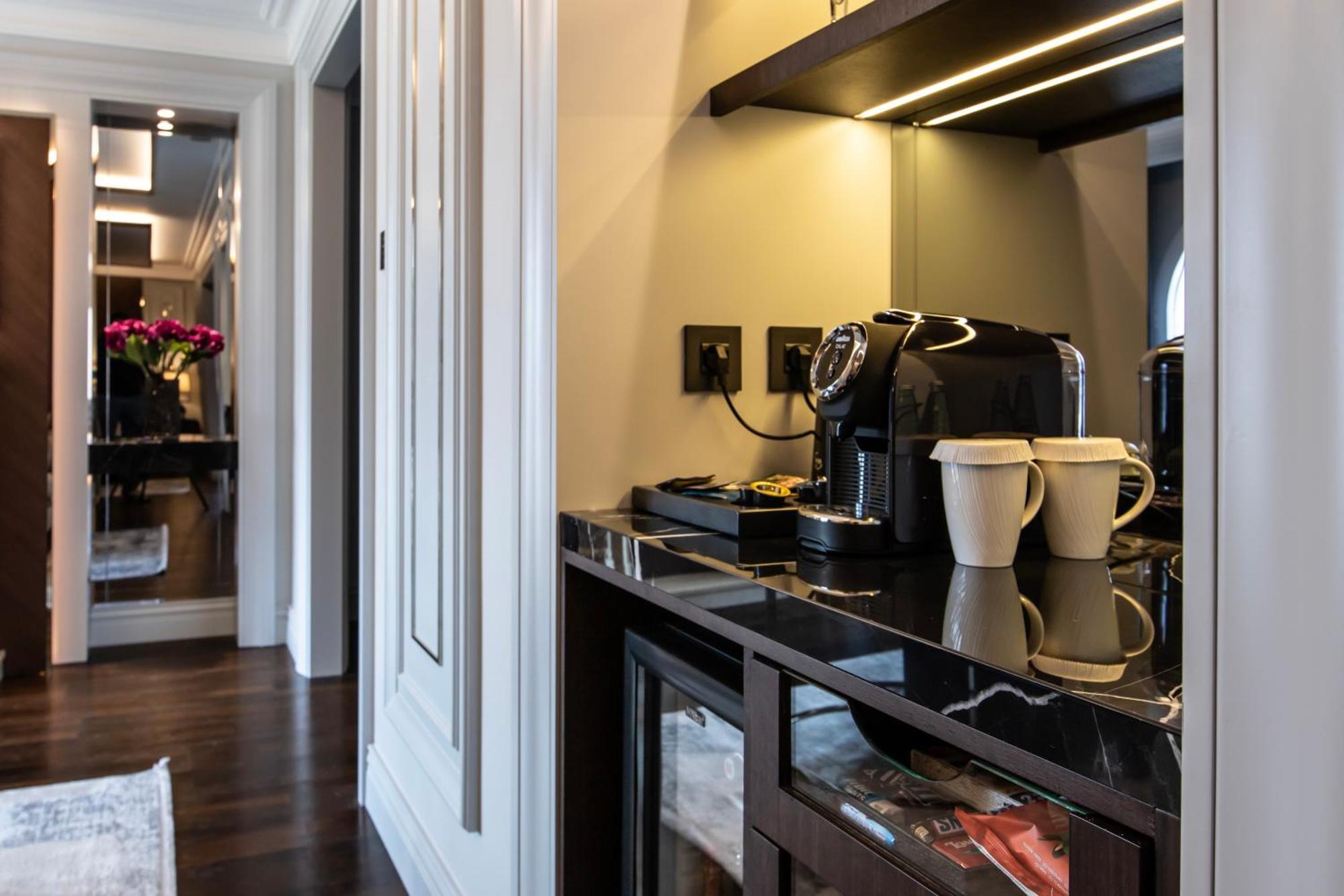 Xheko Imperial Luxury Hotel & Spa Tirana Zewnętrze zdjęcie A Nespresso machine in a hotel room