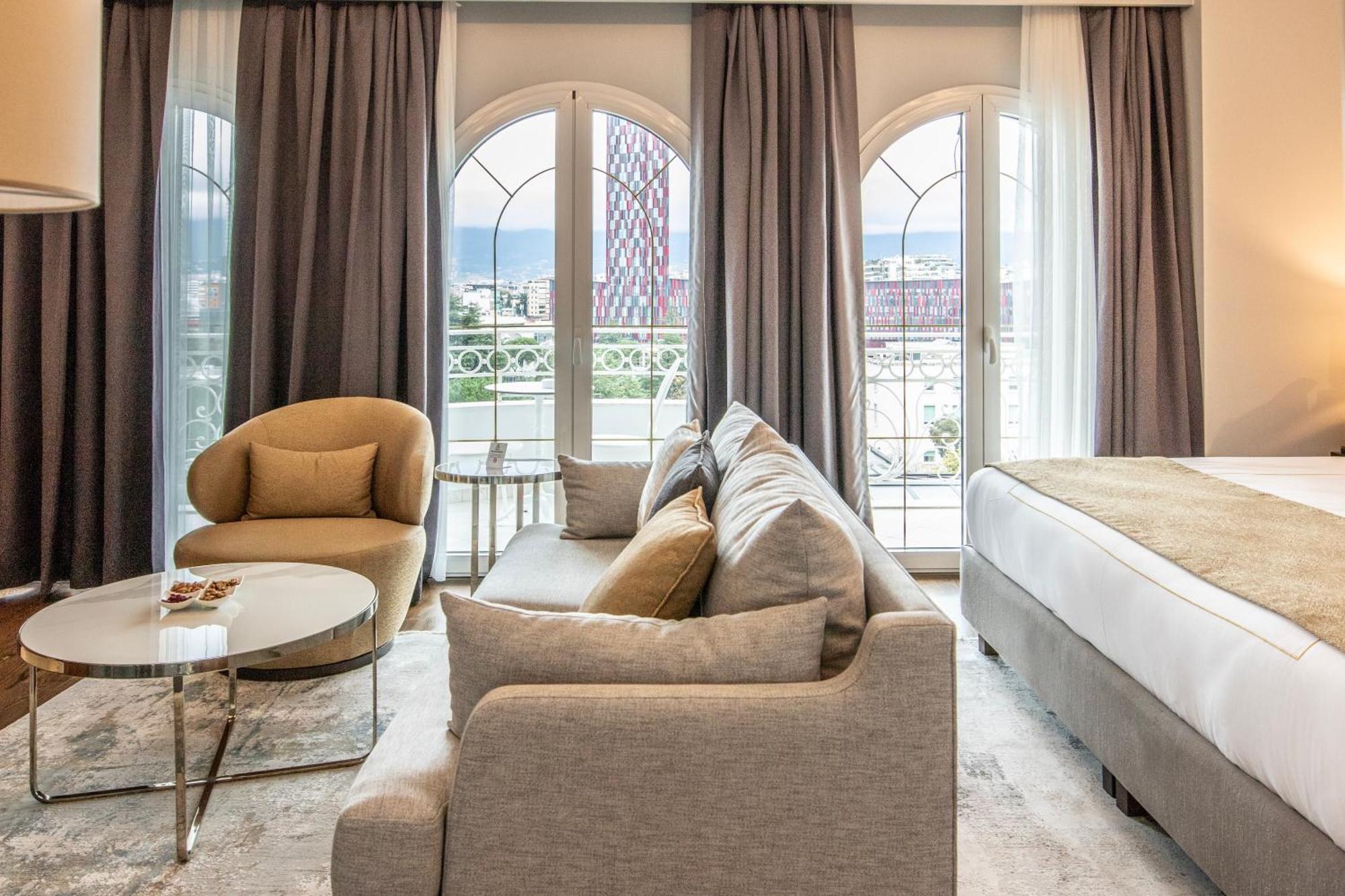 Xheko Imperial Luxury Hotel & Spa Tirana Zewnętrze zdjęcie A suite at the hotel
