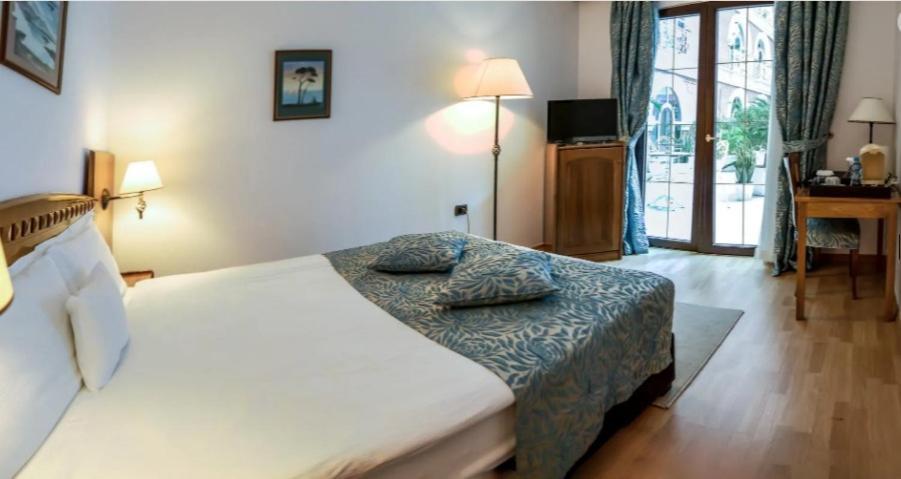 Xheko Imperial Luxury Hotel & Spa Tirana Zewnętrze zdjęcie A room at the hotel